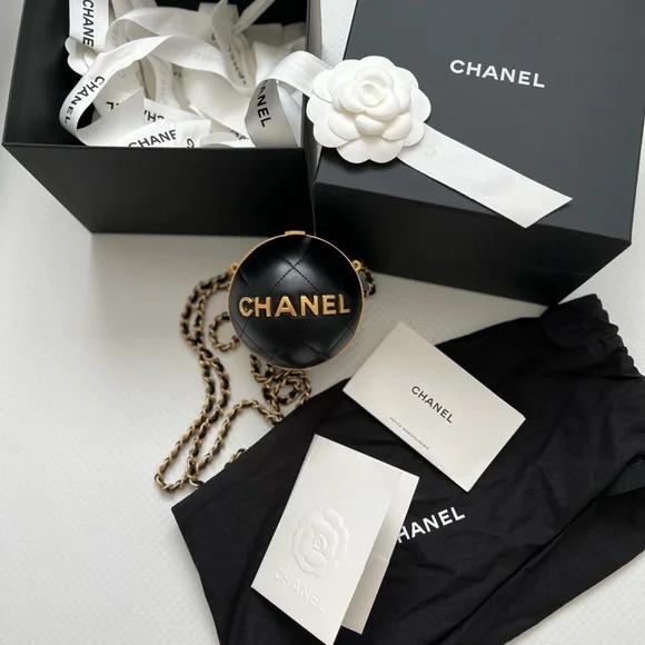 CHANEL COLLECTIBLE BAG LIMITED EDITION 2022 - Picture 8 of 9